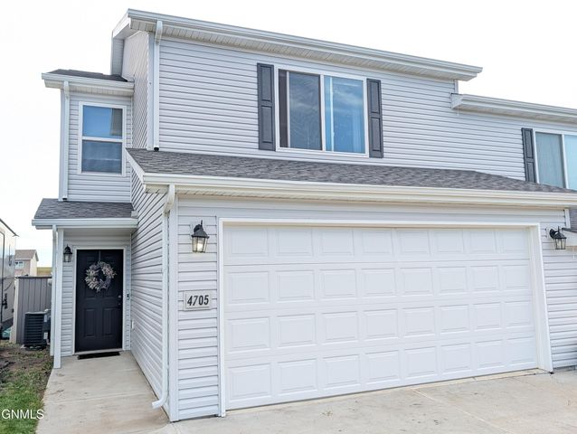 4705 Corvette Street NW, Mandan, ND 58554 property photo
