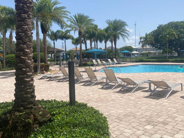 3964 Poinciana Lane, Hollywood, FL 33021