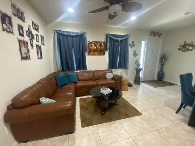 3964 Poinciana Lane, Hollywood, FL 33021