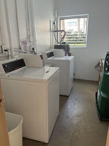 17001 NE 13th Ave 314, Miami, FL 33162