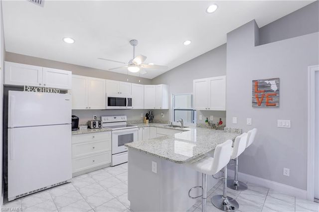 718 95th AVE N, Naples, FL 34108