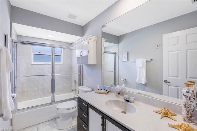 718 95th AVE N, Naples, FL 34108