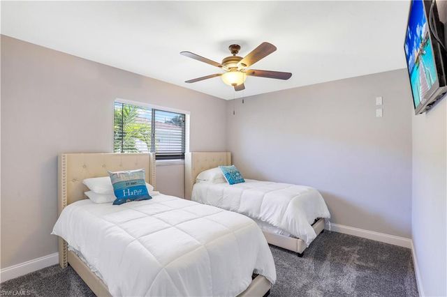 718 95th AVE N, Naples, FL 34108