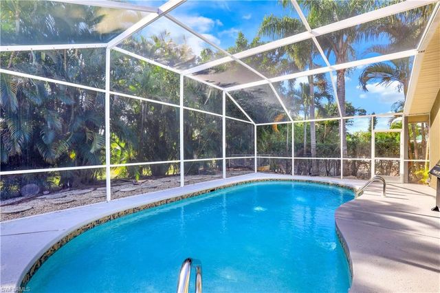 718 95th AVE N, Naples, FL 34108