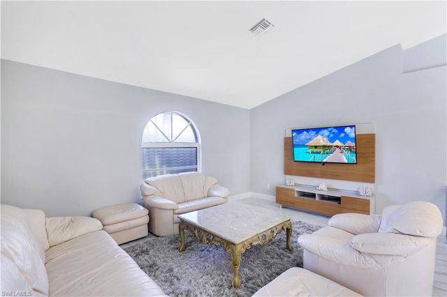 718 95th AVE N, Naples, FL 34108