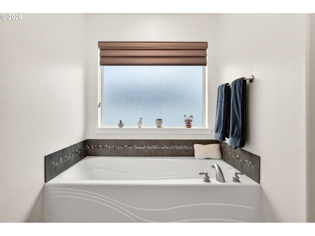 11607 Nw 29TH Pl, Vancouver, WA 98685
