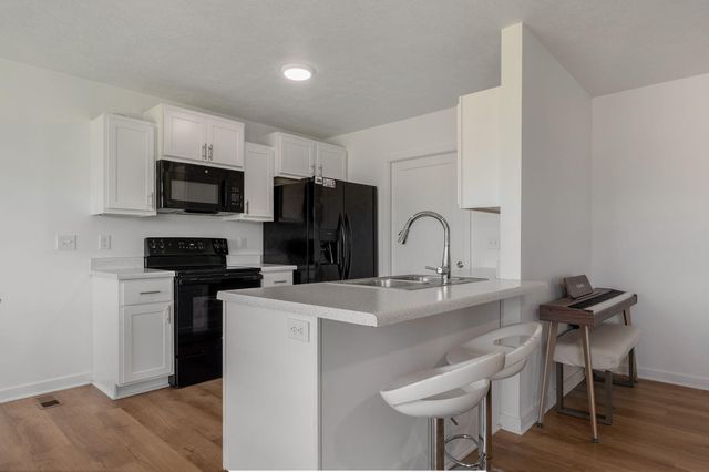 613 N Cheyenne Valley Road, Nixa, MO 65714