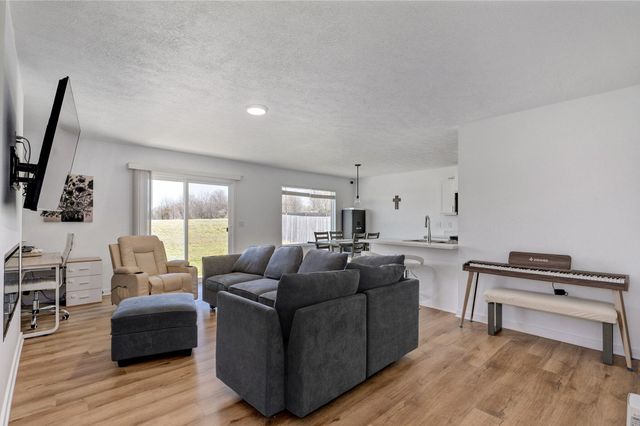 613 N Cheyenne Valley Road, Nixa, MO 65714