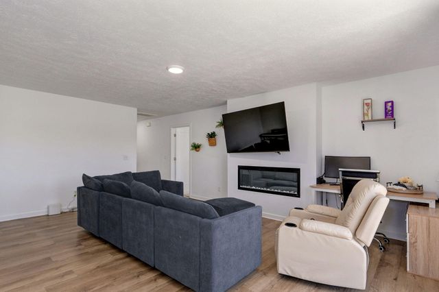 613 N Cheyenne Valley Road, Nixa, MO 65714