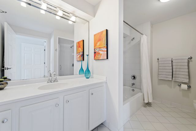 345 N LaSalle Boulevard 3902, Chicago, IL 60654