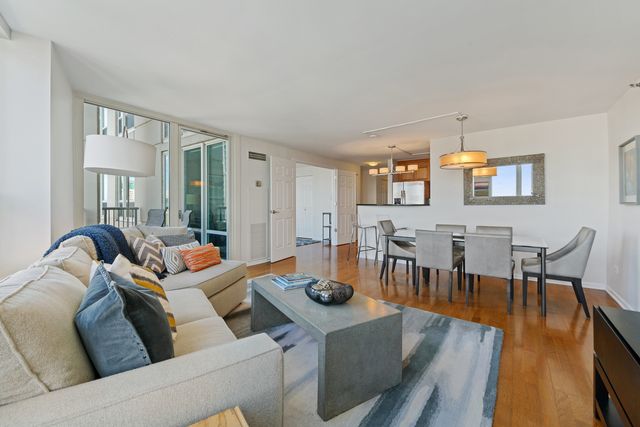 345 N LaSalle Boulevard 3902, Chicago, IL 60654