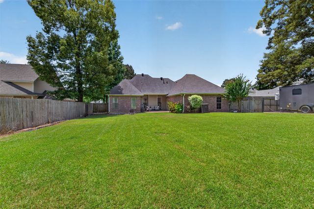 1975 Honeytree Trail, Haughton, LA 71037