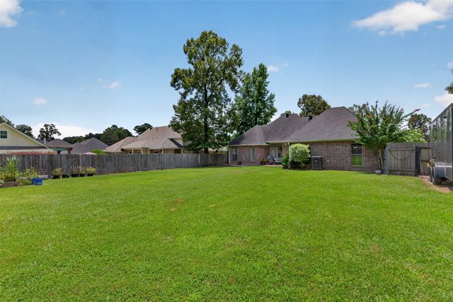 1975 Honeytree Trail, Haughton, LA 71037