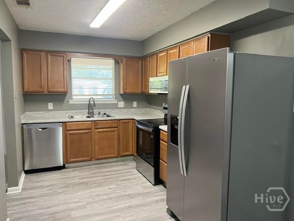 Image 5 of property listing at 2514 Howard Foss Court, Savannah, GA 31406