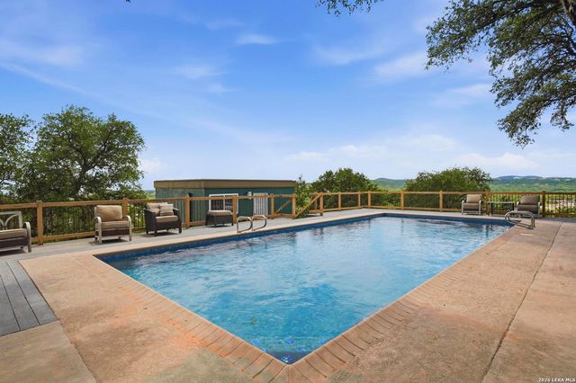 11002 Bar X Trl, Helotes, TX 78023