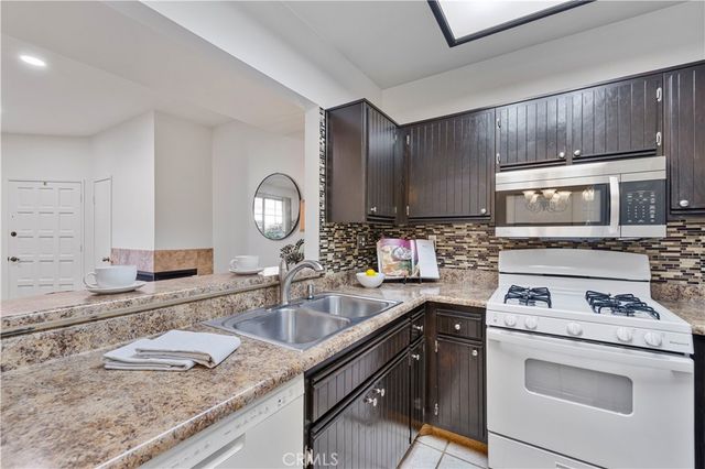 23839 Del Monte Drive 91, Valencia, CA 91355