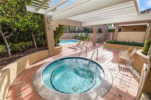 23839 Del Monte Drive 91, Valencia, CA 91355