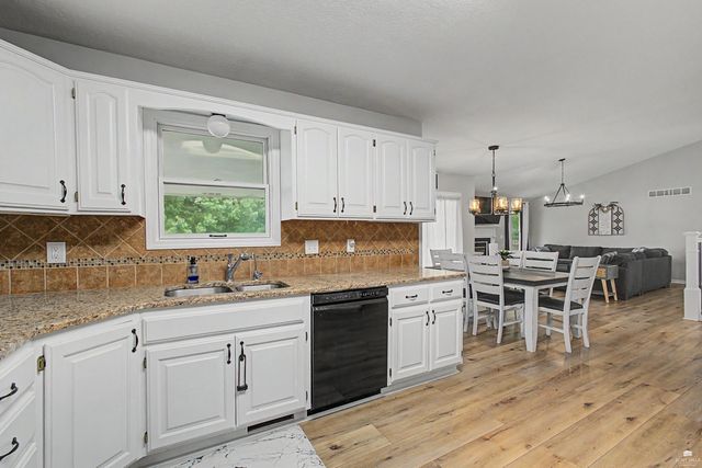 9111 Cara's Way, Manhattan, KS 66502