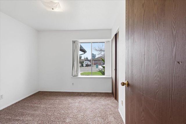 2003 Chambord Dr, Stockton, CA 95210