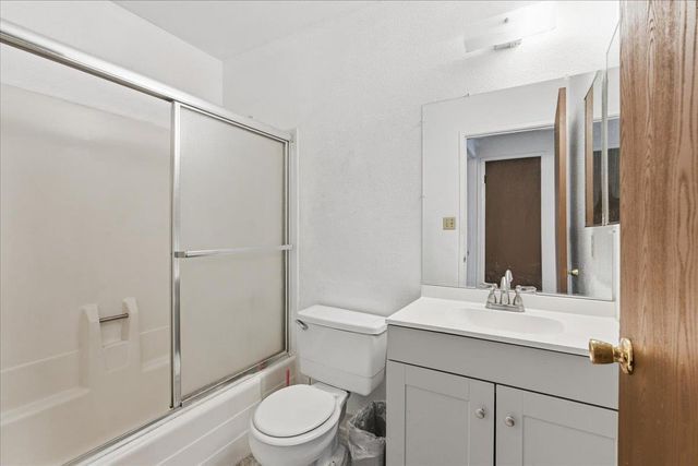 2003 Chambord Dr, Stockton, CA 95210