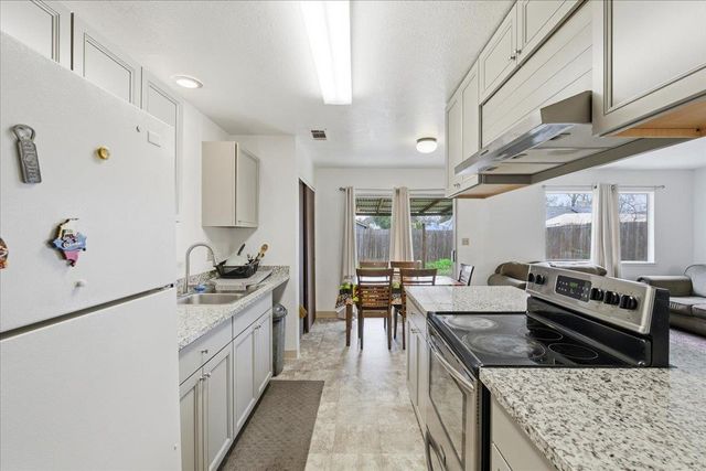 2003 Chambord Dr, Stockton, CA 95210