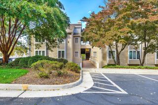 410 Marina Bay DR # 102, Penhook, VA 24137