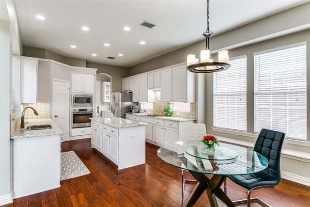 869 Winchester Drive, Lewisville, TX 75056