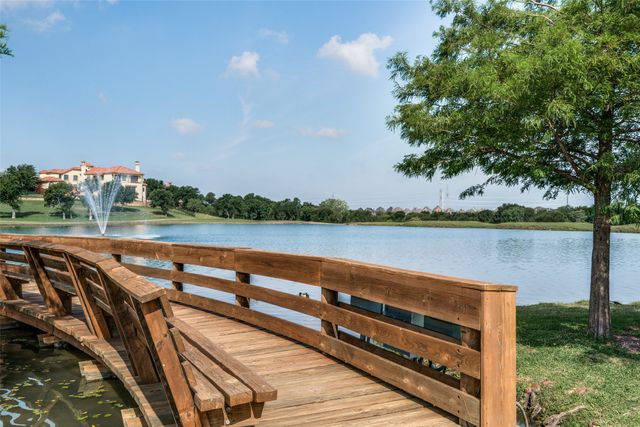 869 Winchester Drive, Lewisville, TX 75056