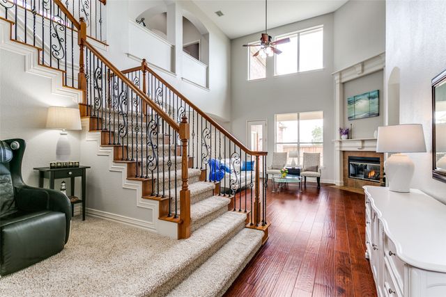 869 Winchester Drive, Lewisville, TX 75056