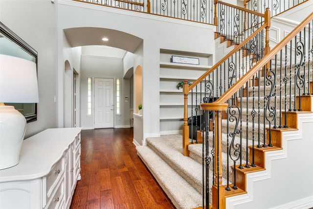 869 Winchester Drive, Lewisville, TX 75056