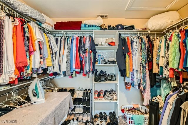 2635 Regency Cove Court, Las Vegas, NV 89121