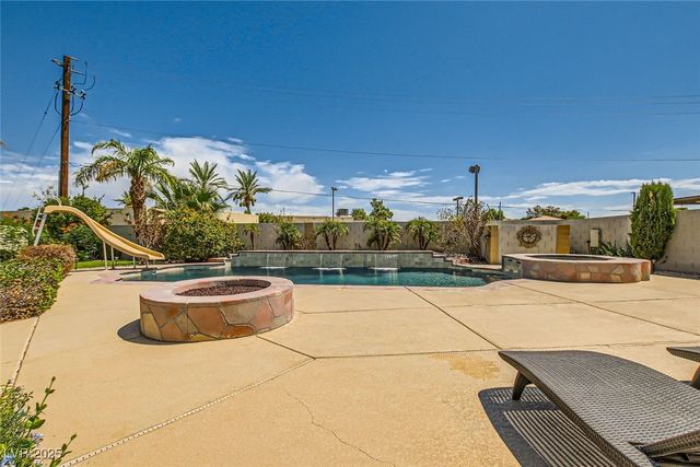 2635 Regency Cove Court, Las Vegas, NV 89121