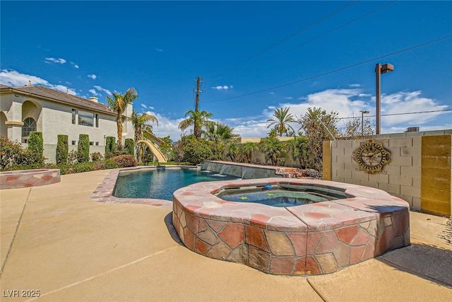 2635 Regency Cove Court, Las Vegas, NV 89121