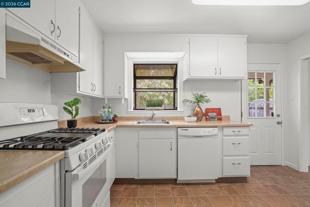 3000 Montebello Ct, Concord, CA 94518