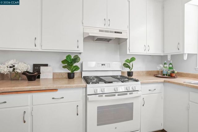 3000 Montebello Ct, Concord, CA 94518