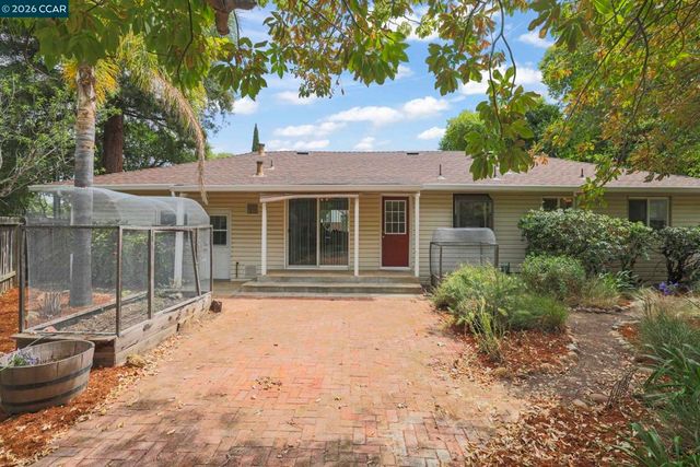 3000 Montebello Ct, Concord, CA 94518