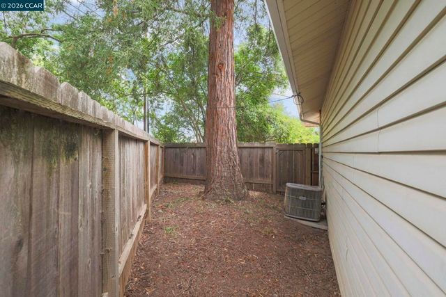 3000 Montebello Ct, Concord, CA 94518