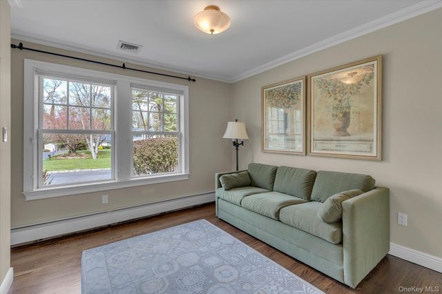 7 Shady Meadow Lane, Syosset, NY 11791
