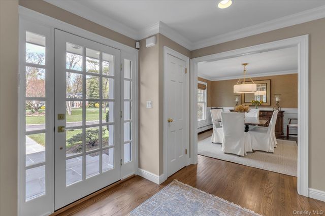 7 Shady Meadow Lane, Syosset, NY 11791