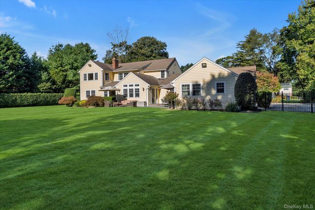 7 Shady Meadow Lane, Syosset, NY 11791