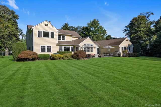 7 Shady Meadow Lane, Syosset, NY 11791