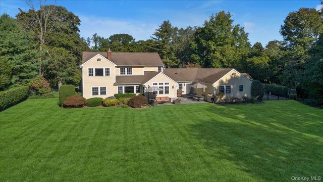 7 Shady Meadow Lane, Syosset, NY 11791