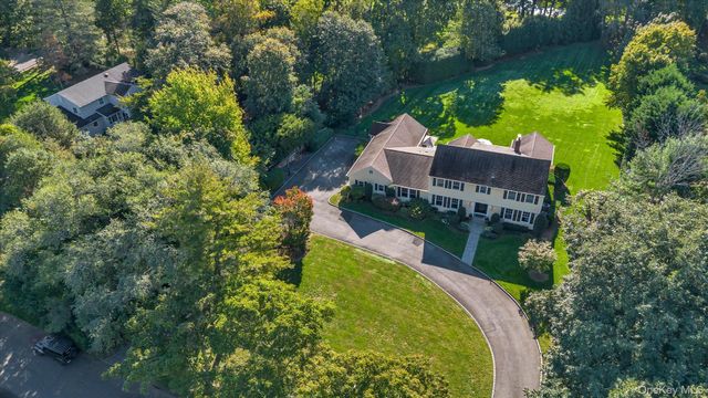 7 Shady Meadow Lane, Syosset, NY 11791
