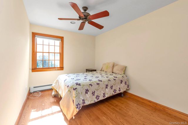 40 Frankel Road, Massapequa, NY 11758