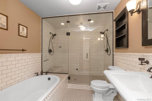 40 Frankel Road, Massapequa, NY 11758