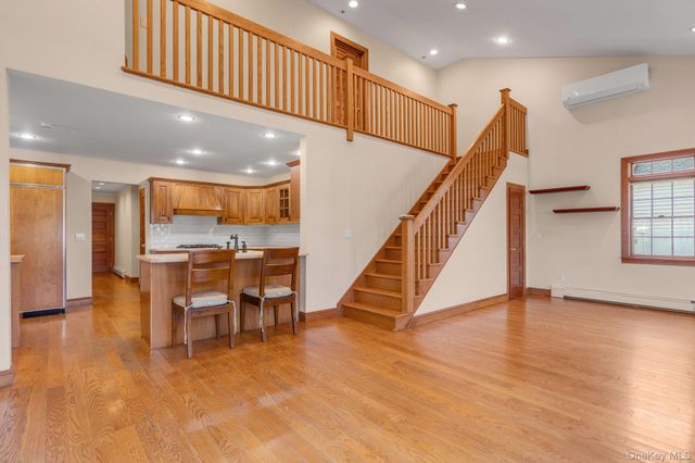 40 Frankel Road, Massapequa, NY 11758