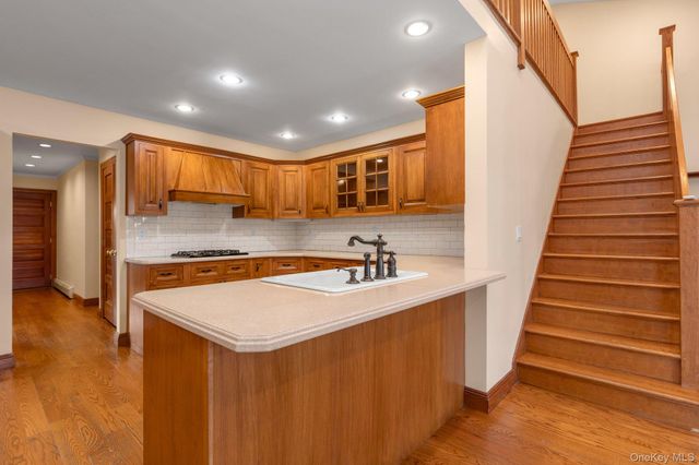40 Frankel Road, Massapequa, NY 11758