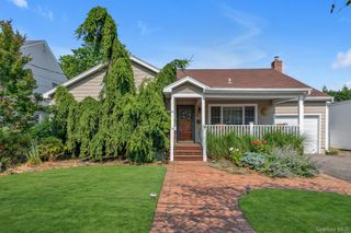40 Frankel Road, Massapequa, NY 11758