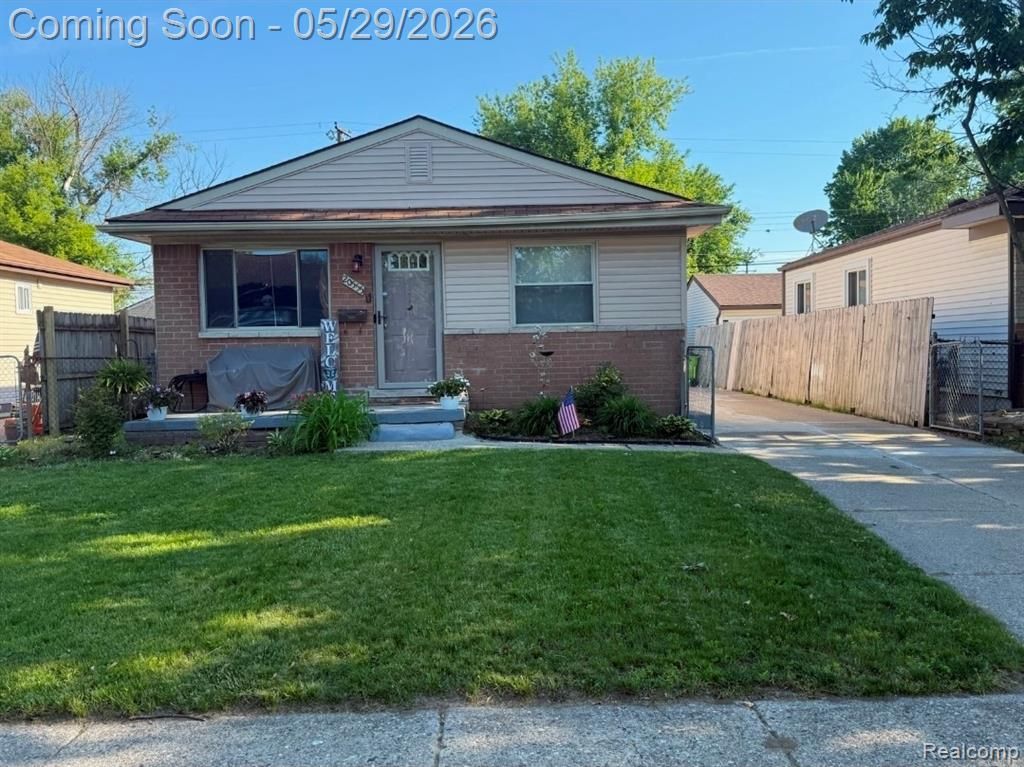 20555 Woodward Street, Clinton Township, MI 48035