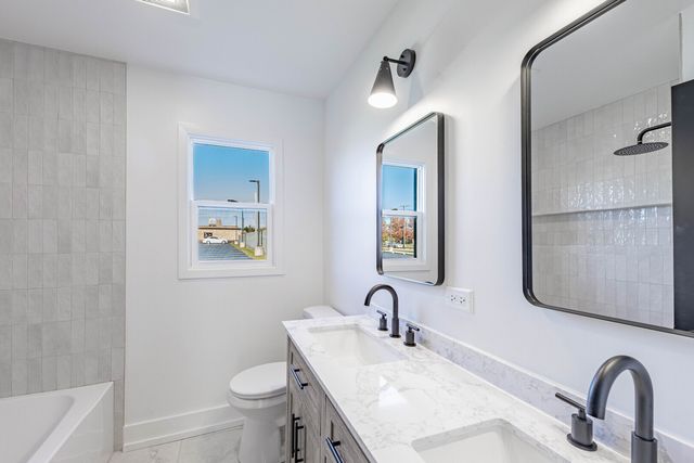 2N579 Bloomingdale Road, Glendale Heights, IL 60139